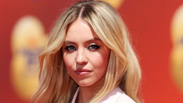 Sydney Sweeney aplogizes for her nrests