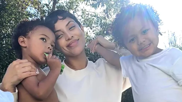 Nick Cannon and Abby De La Rosa’s Son Using Tablet to Communicate After Autism Diagnosis