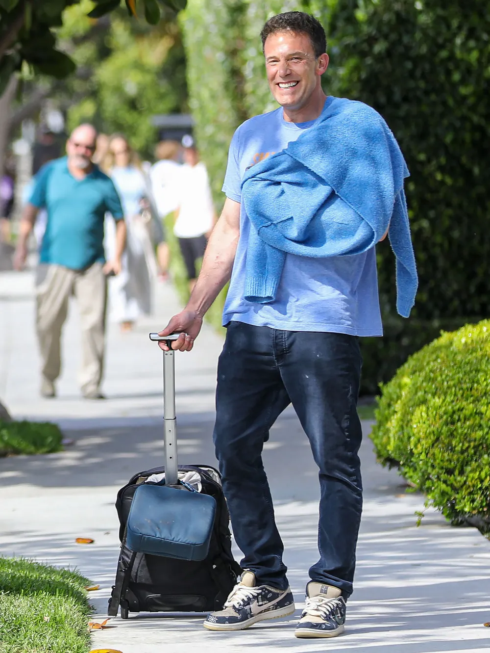 Ben Affleck Arm Covered X17