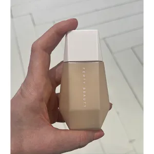 Fenty Beauty by Rihanna Eaze Drop Blurring Skin Tint
