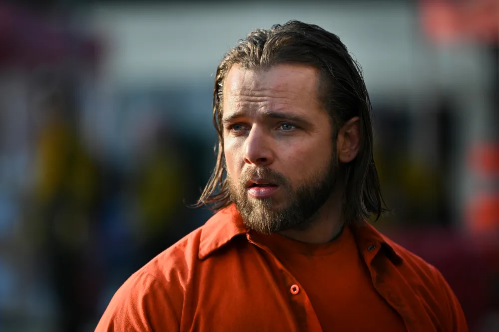 Fire Country EP Answers Burning Questions After That Romantic Cliffhanger