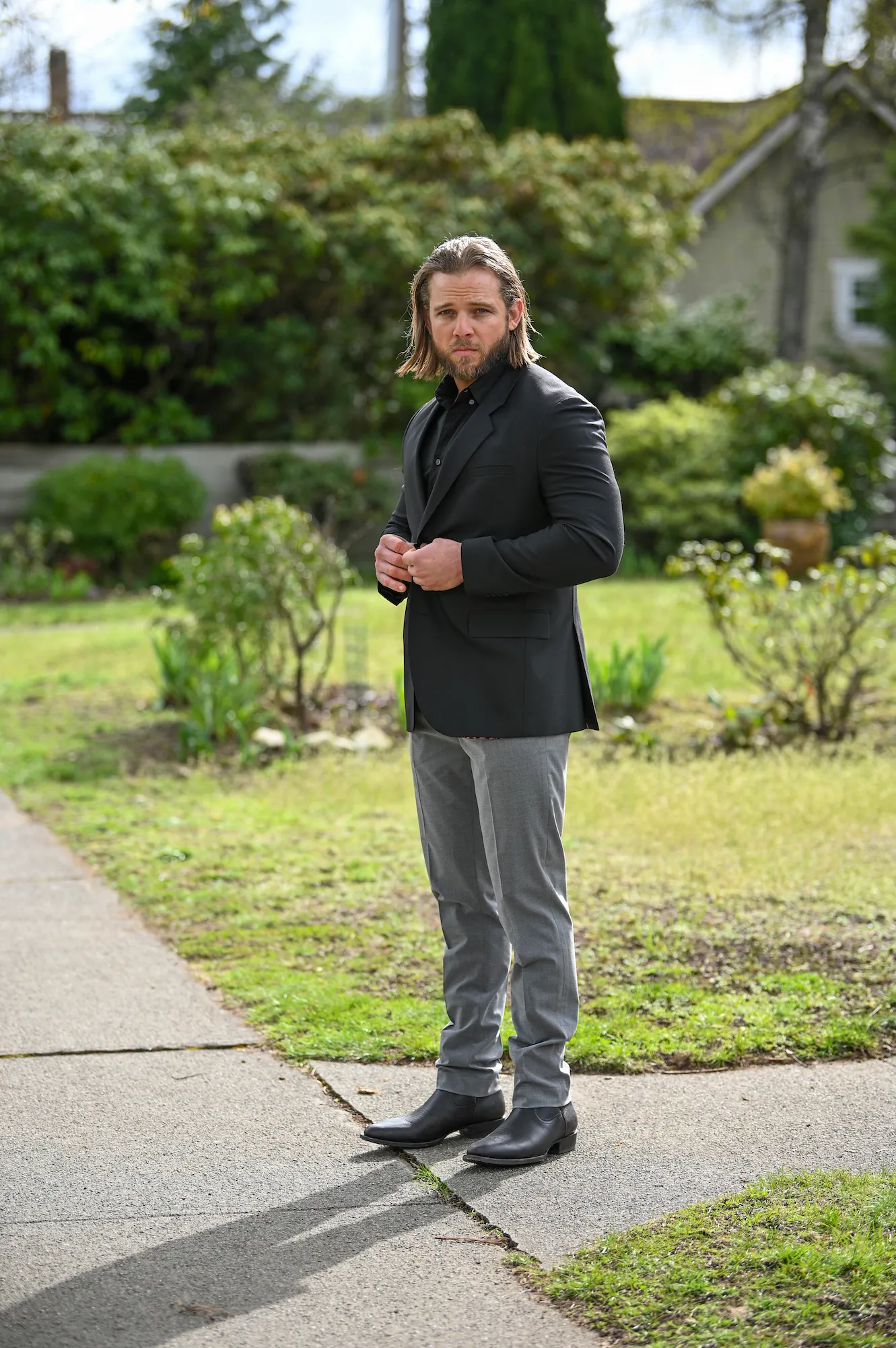 FEATURE Fire Country s Max Thieriot Already Collaborating With Costume Designer on Bode s Season 3 Style