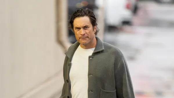 GettyImages-1946049121 Oliver Hudson at Jimmy Kimmel Live