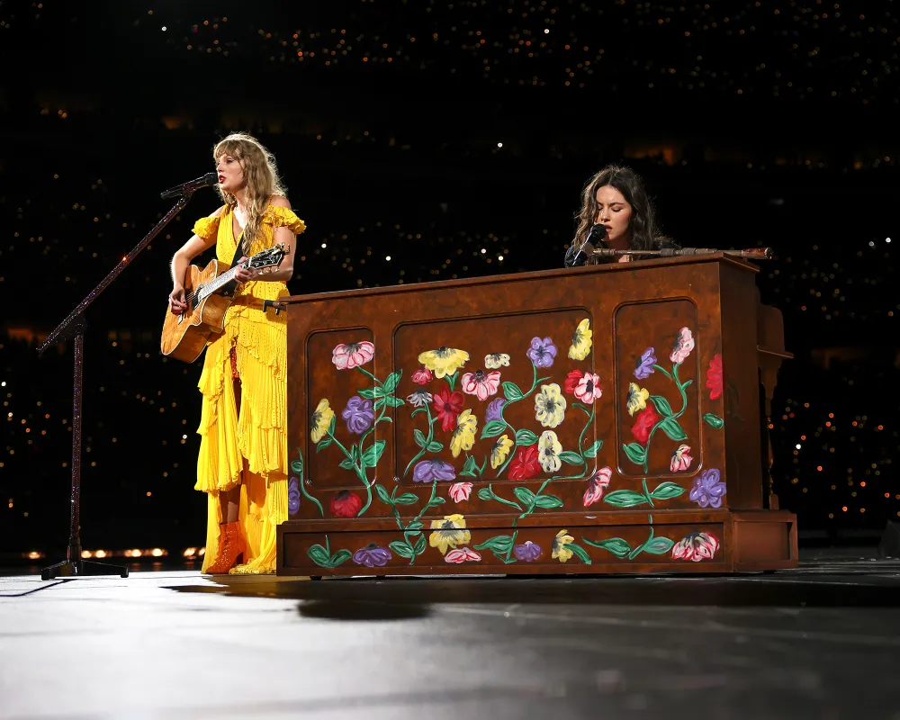 Gracie Abrams &lsquo;Blacked Out&rsquo; While Singing with Taylor Swift on Eras Tour