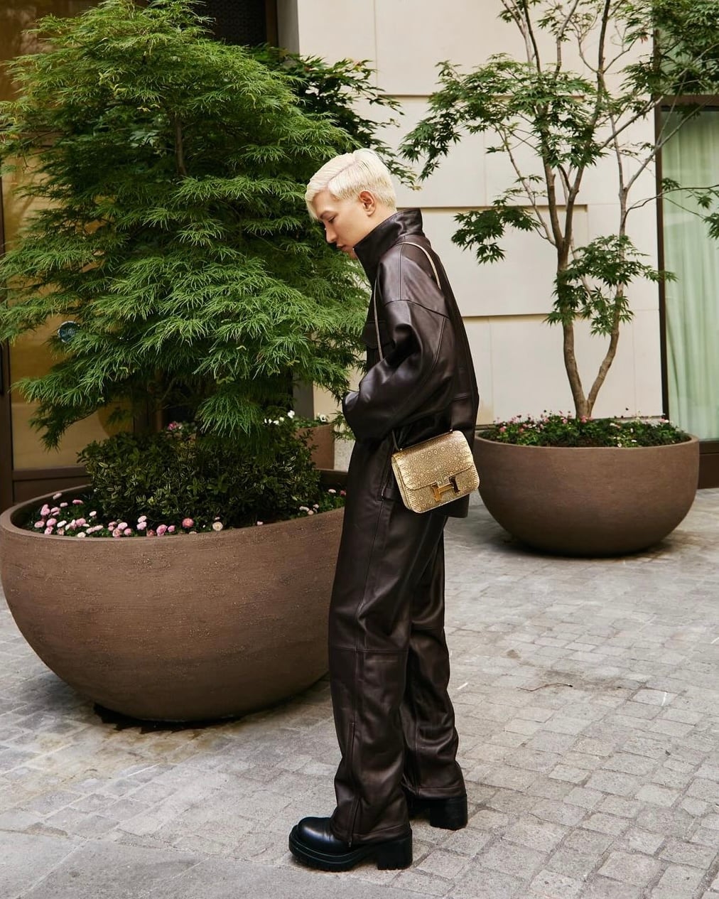 men celebs wearing hermes bags