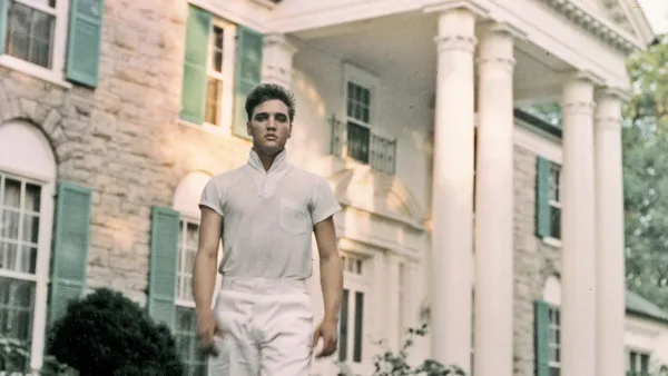 Judge Orders Pause on Foreclosure Sale of Elvis Presleys Graceland Amid Riley Keoughs Lawsuit