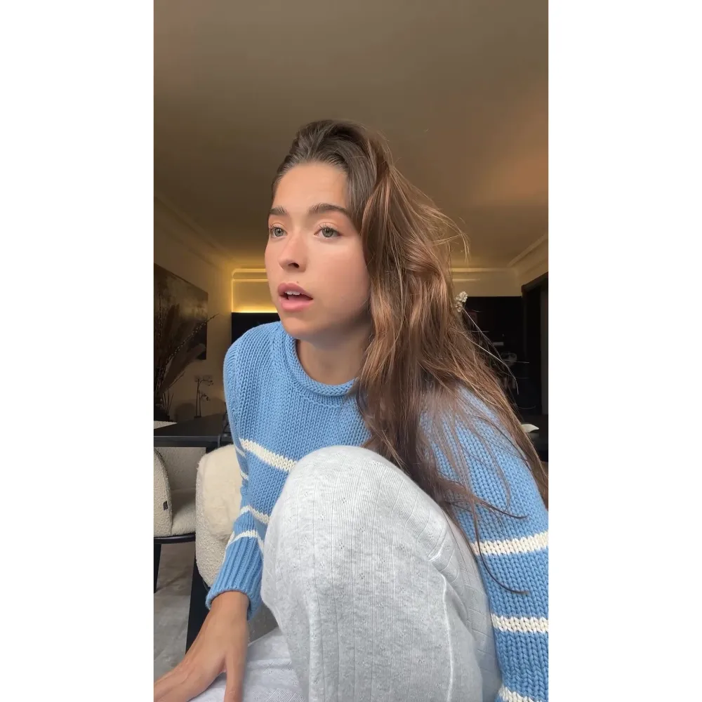 Kelly Ripa and Mark Consuelos Daughter Lola Puts Sultry Spin on Sabrina Carpenter