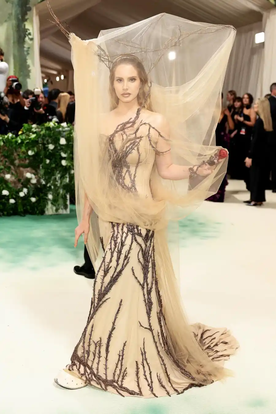 Lana Del Rey The Wildest 2024 Met Gala Accessories