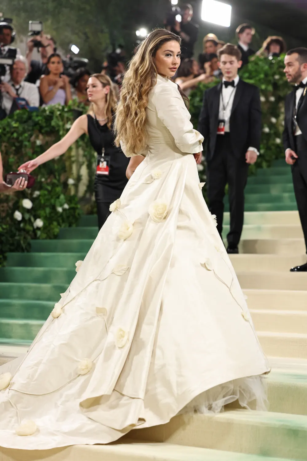 Madelyn Cline Walks 2024 Met Gala Red Carpet Sans Pete Davidson