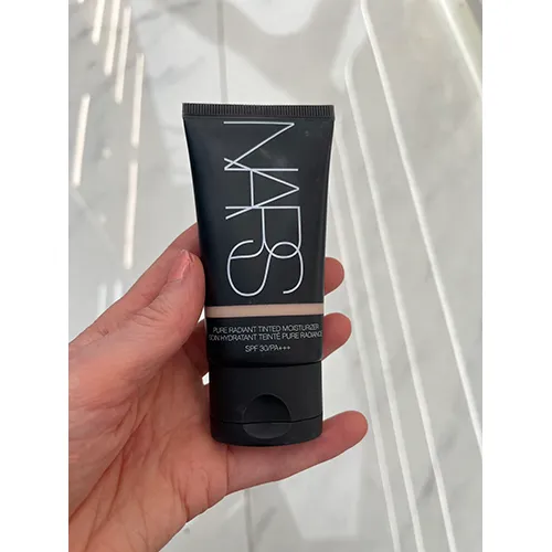 NARS Pure Radiant Tinted Moisturizer Broad Spectrum SPF 30