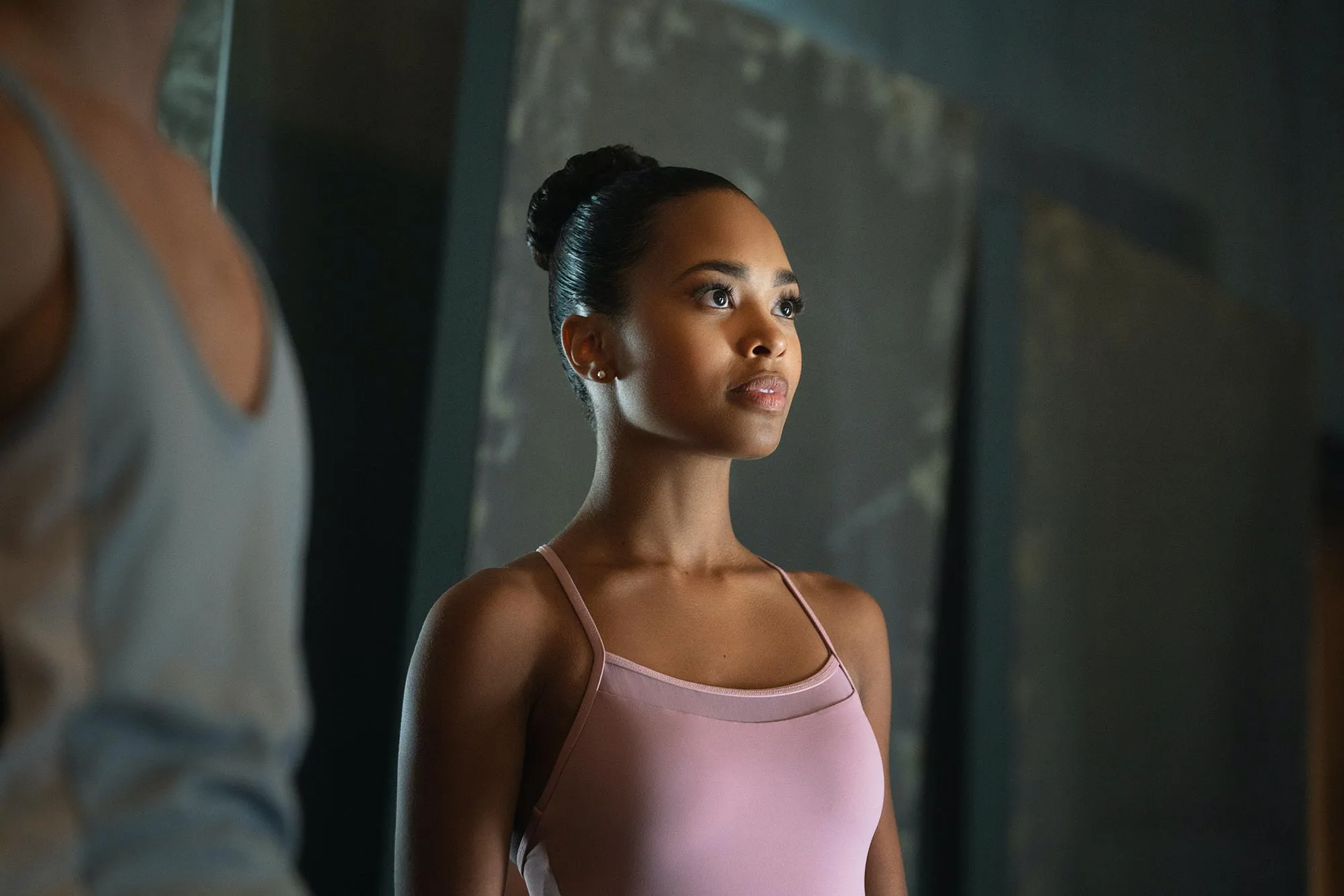 Pretty Little Liars Star Zaria Put a Fidget Spinner in Her Shoe to Understand Farans Physical Pain