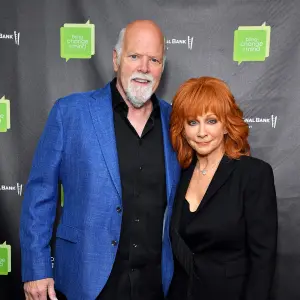 Reba McEntire Teases Her New Happy Place NBC Sitcom Will Feature Boyfriend Rex Linn 845