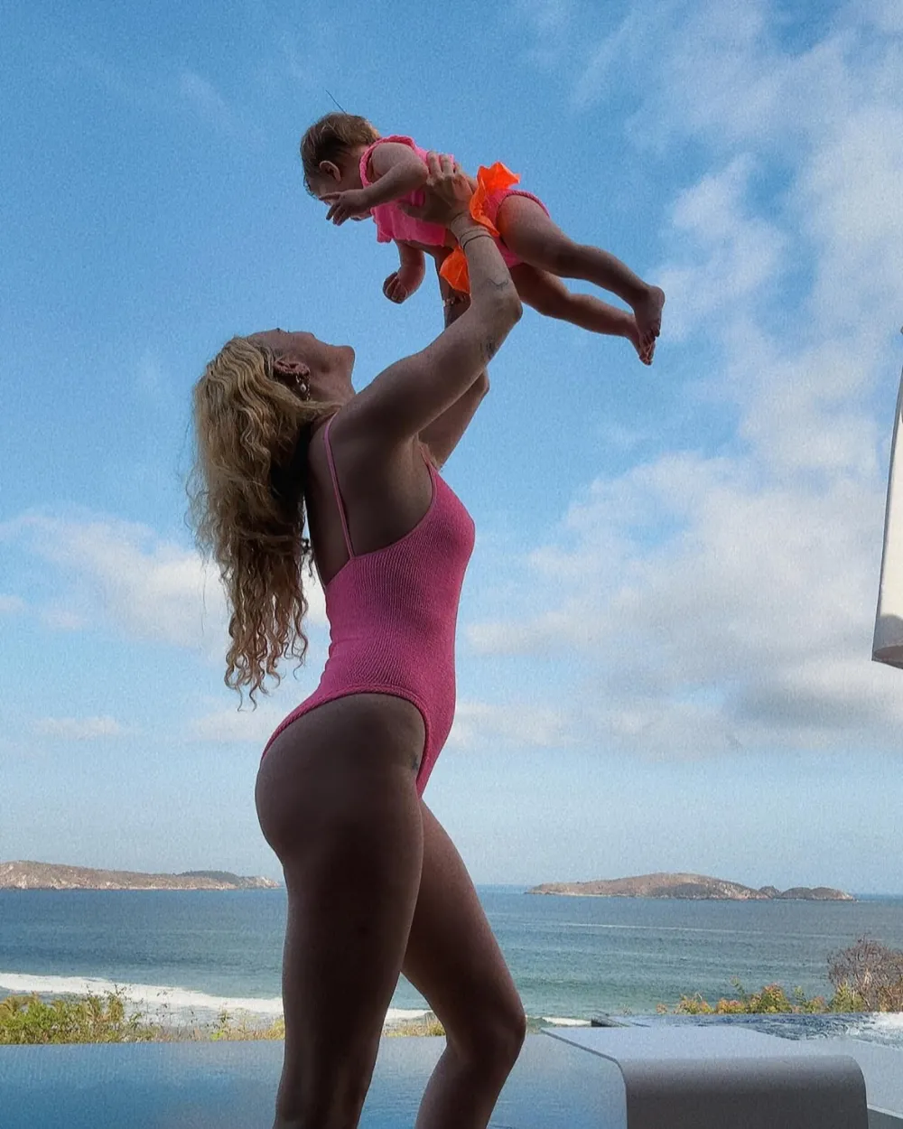 Rumer Willis Gives Optimistic Update About Father Bruce Willis Health