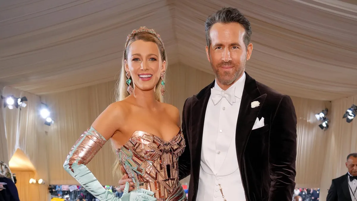 Ryan Reynolds Blake Lively Seen Kissing at Taylor Swift 2nd Madrid Gig