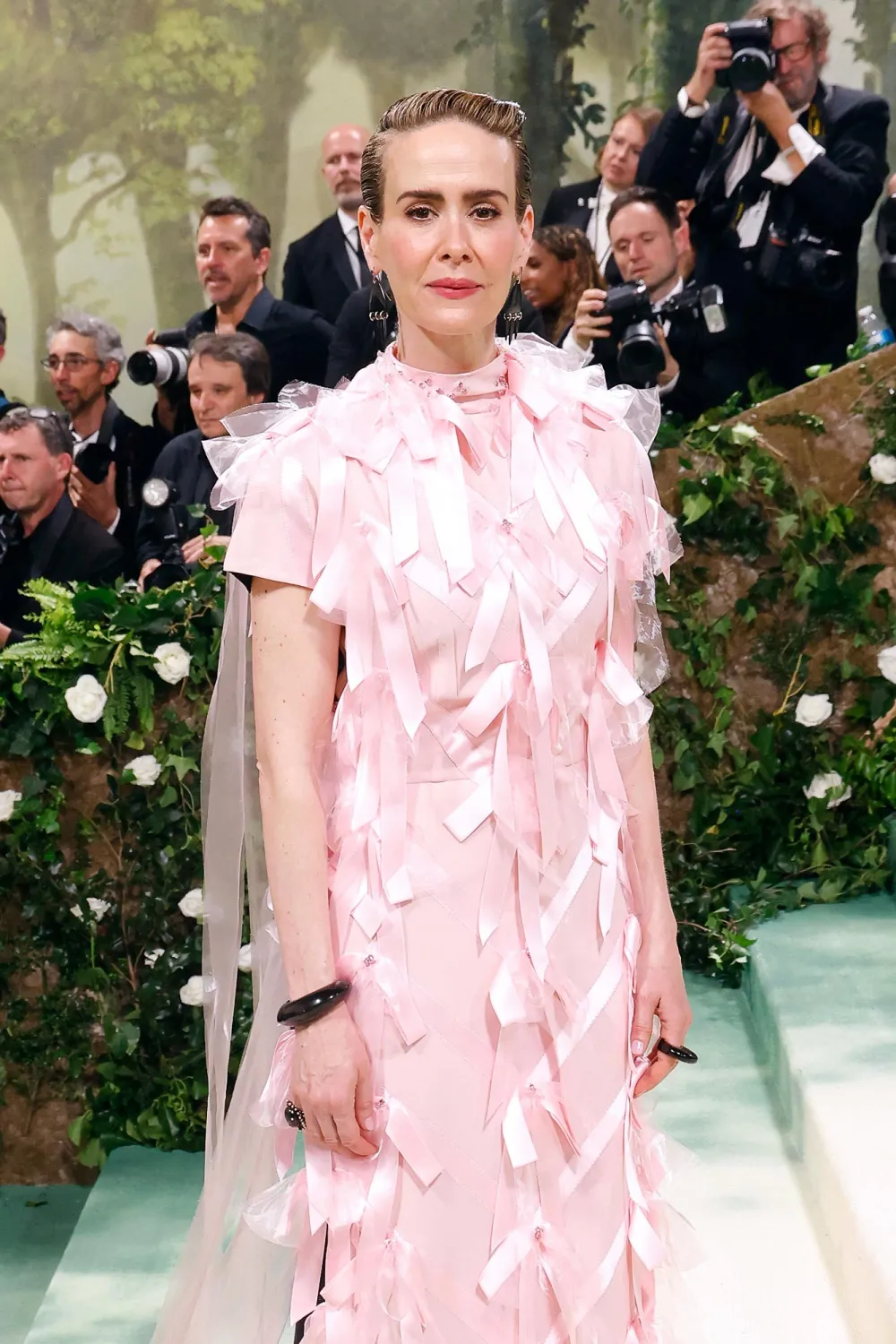 Sarah Paulson Calls Out Actor Who Emailed Her 6 Page of Notes After Seeing Her Play 063