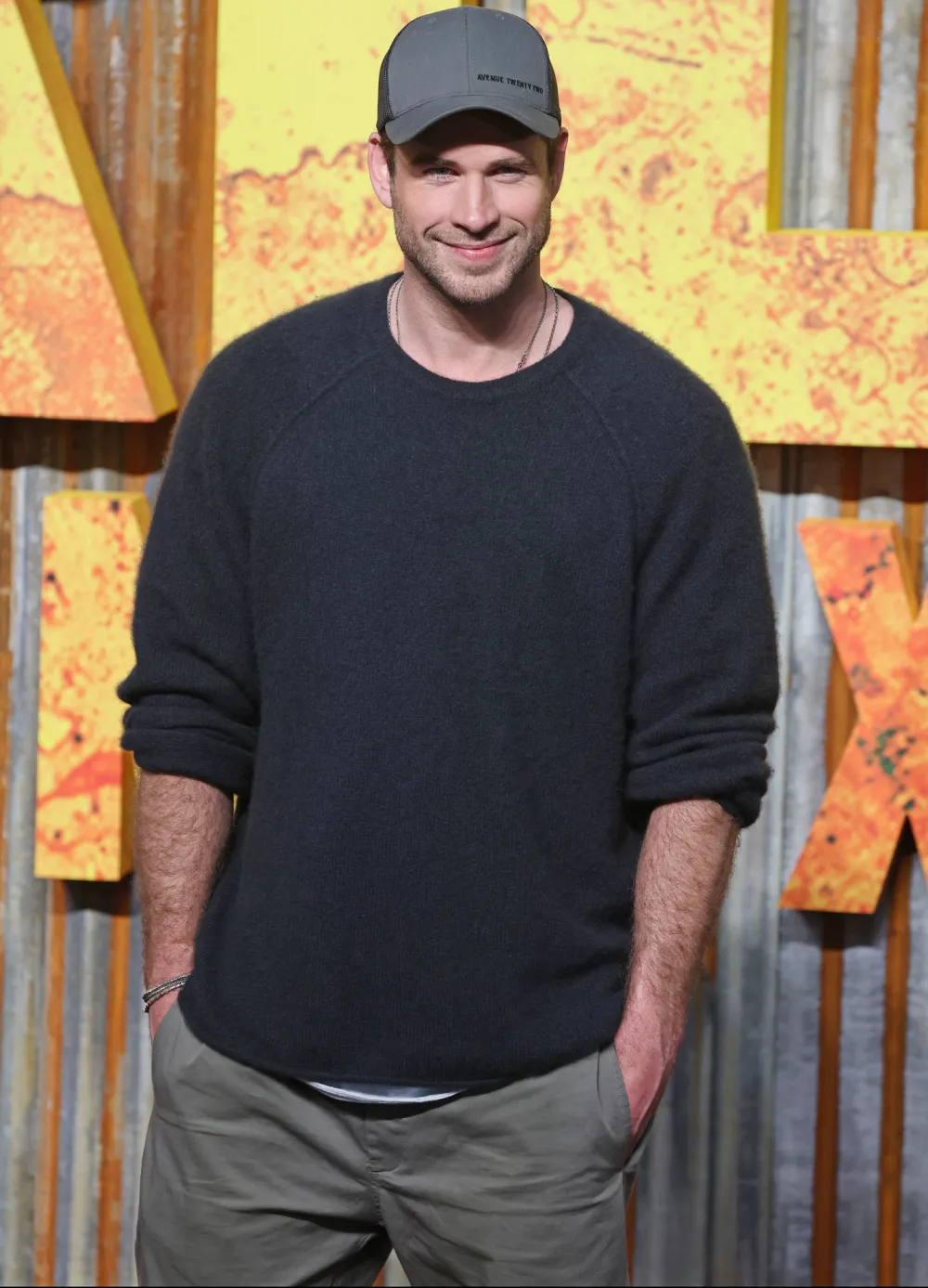 See First Look of Liam Hemsworth in The Witcher