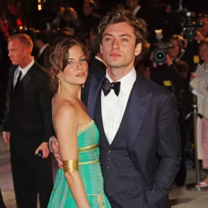 Sienna Miller Recalls Madness and Chaos of Jude Law Relationship