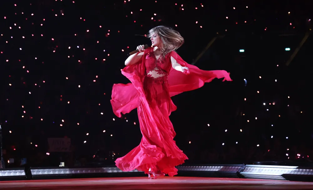 Taylor Swift in Paris