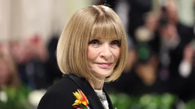 What Anna Wintour Assistants Really Do During the Met Gala Red Carpet