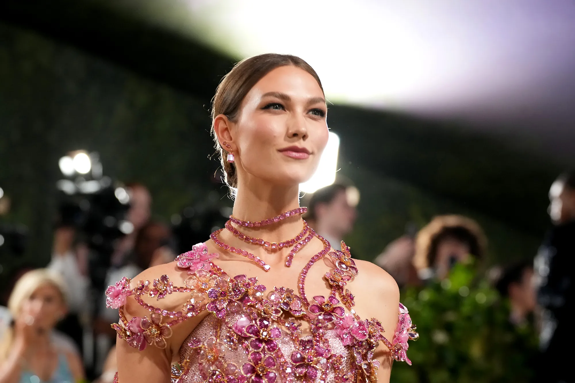 Karlie Kloss at the 2024 Met Gala.