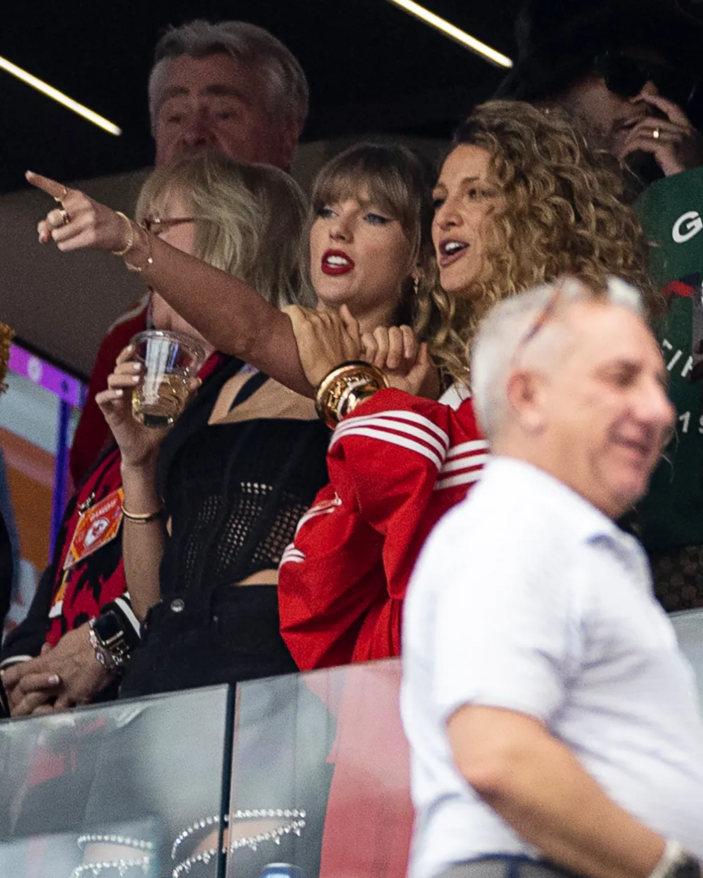 Taylor Swift Dancers Appear to Mimic Her Reactions at Travis Kelce&rsquo;s Games During &lsquo;So High School&rsquo;