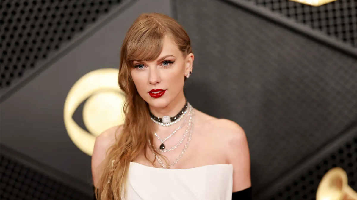 Taylor Swift Green Dress