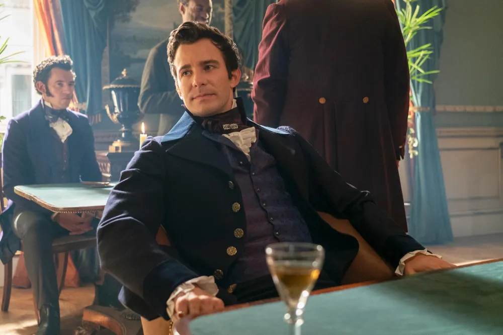 Bridgertons Luke Thompson Says It Would Be Great If Benedict Is Next Lead But Denies Details