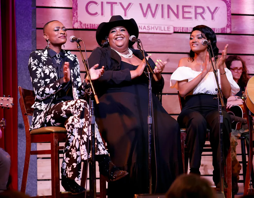 Chapel Hart Met Dolly Parton and She Smelled Like &lsquo;Baby&rsquo;s Dreams and Angel Tears&rsquo;