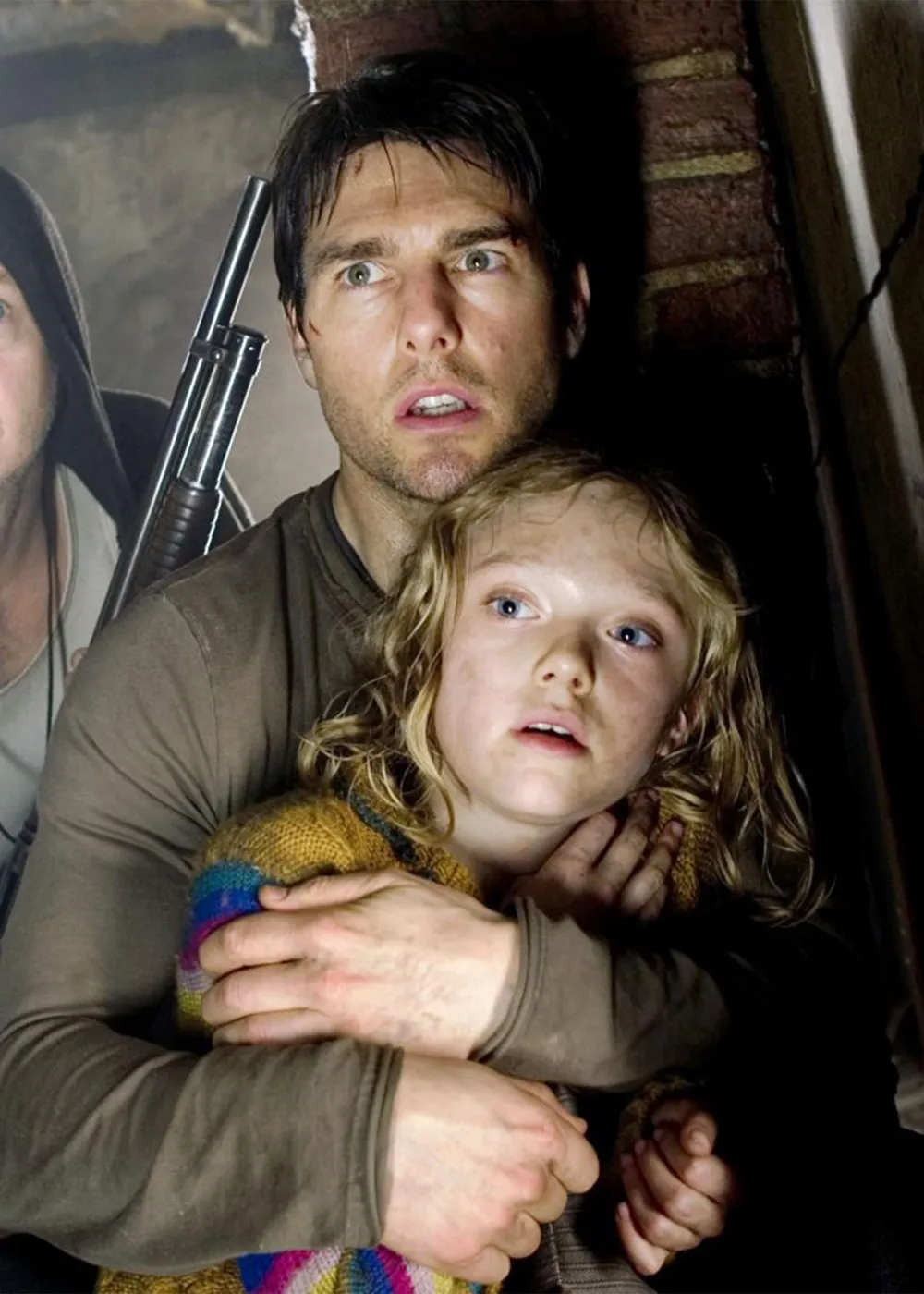 Dakota Fanning Says Tom Cruise Sends a Pair of Shoes for Her Birthday Every Year Since War of the Worlds