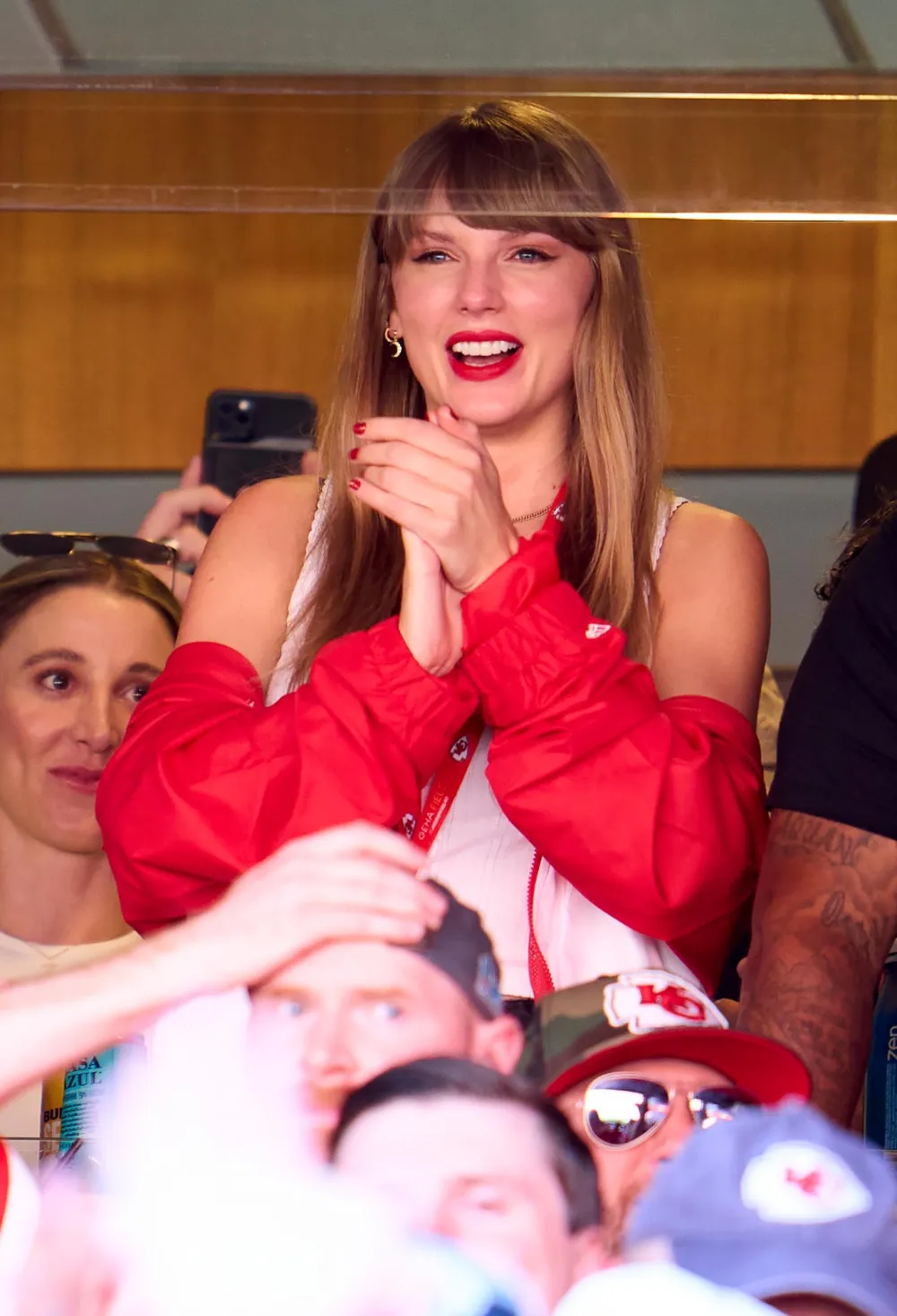 Dallas Cowboy Cheerleaders Don&rsquo;t &lsquo;Really Know&rsquo; When Celebs Are There, Weigh In on Taylor Swift Effect