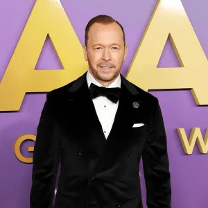 Donnie Wahlberg Arrives to Blue Bloods Final Day of Filming in NKOTB Tour Bus Incredibly Thankful 795