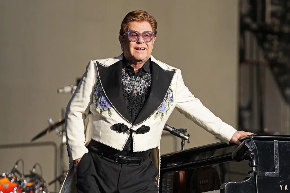 Elton John Confirms He ll Never Tour Again