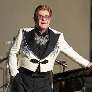 Elton John Confirms He ll Never Tour Again