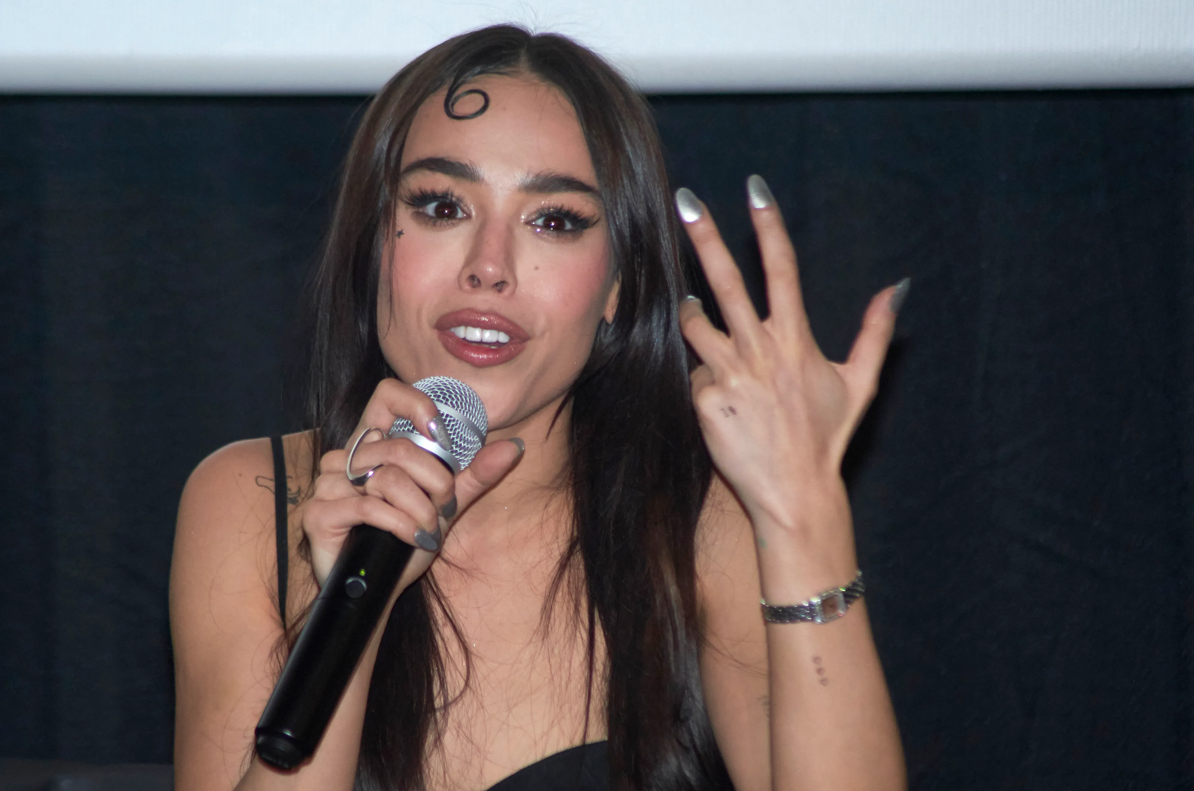 La cantante y actriz mexicana Danna