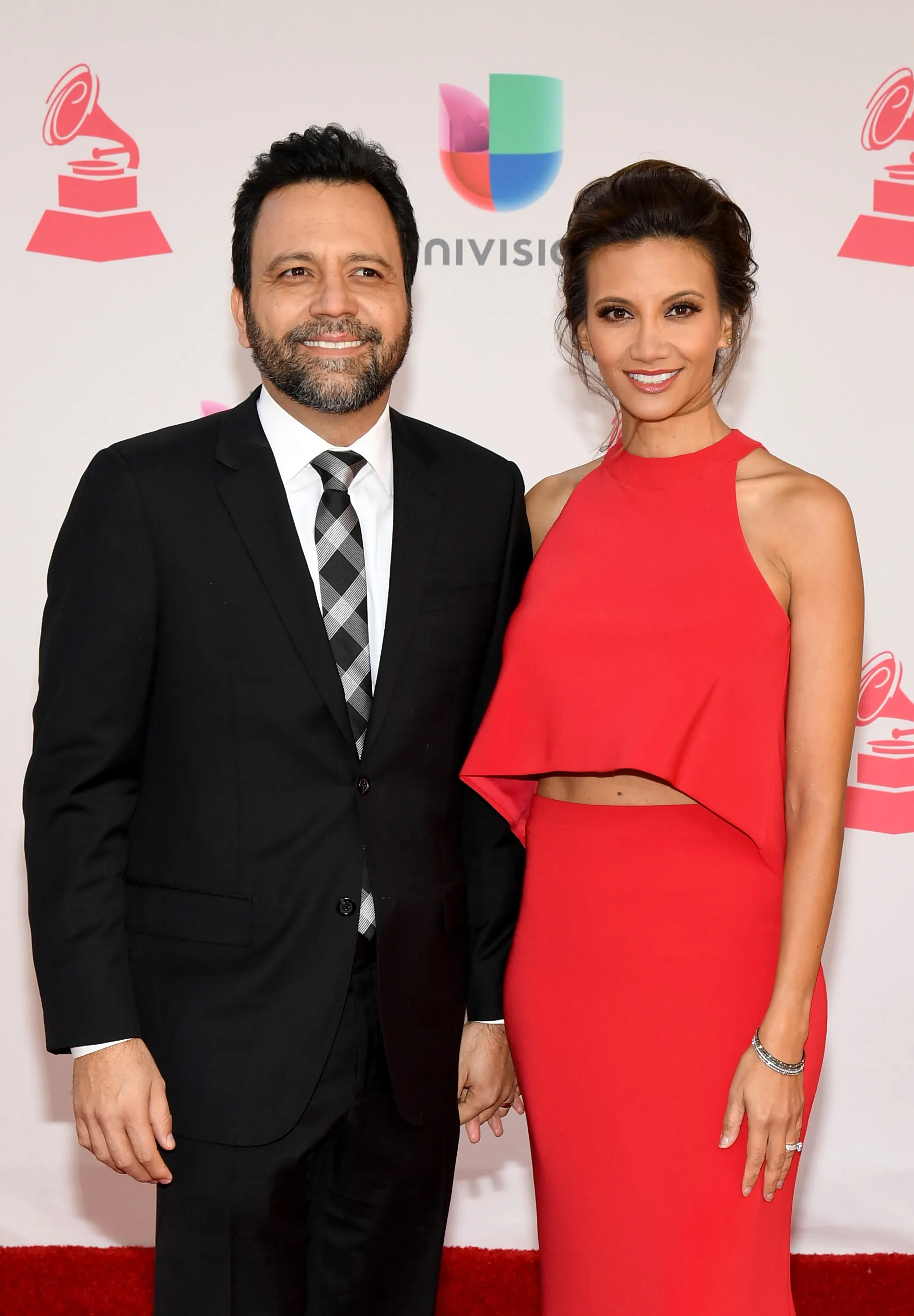 Los conductores de radio Omar Velasco y su esposa Argelia Atilano