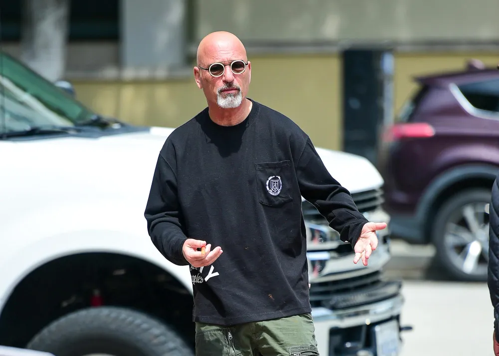 Howie Mandel Says Wife Terry Took Gummies Ahead of Her Vegas Accident &mdash; But She Wasn t Drunk 613