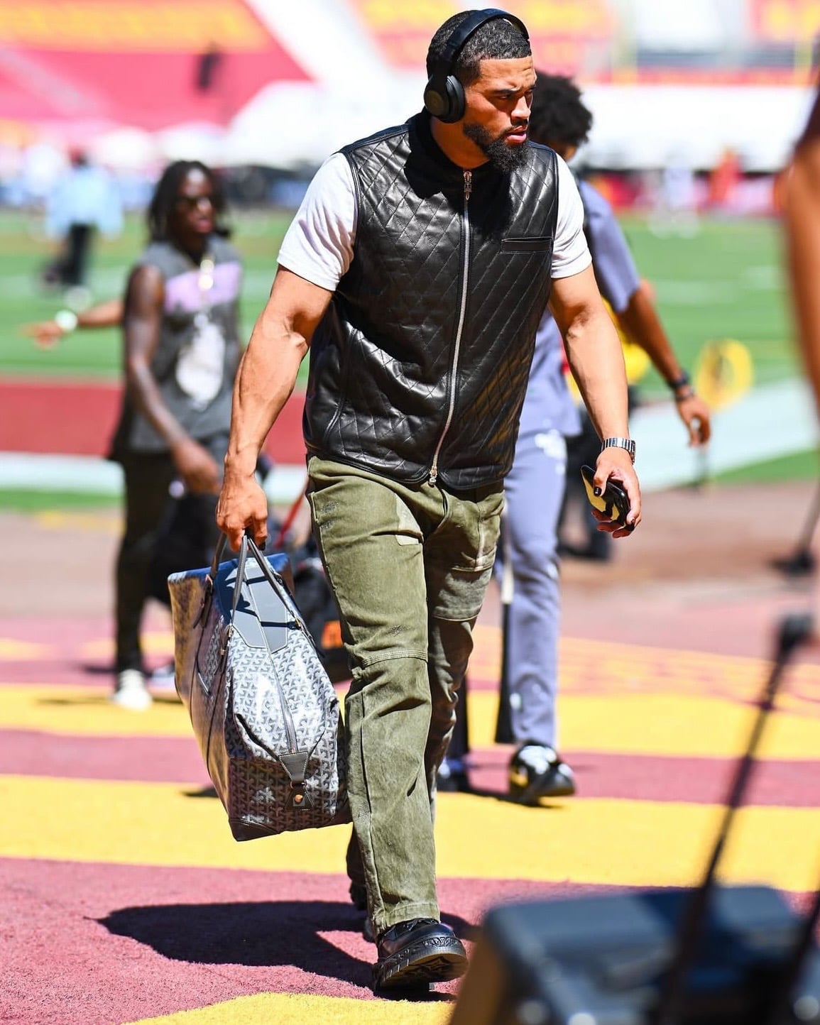 men celebs wearing hermes bags