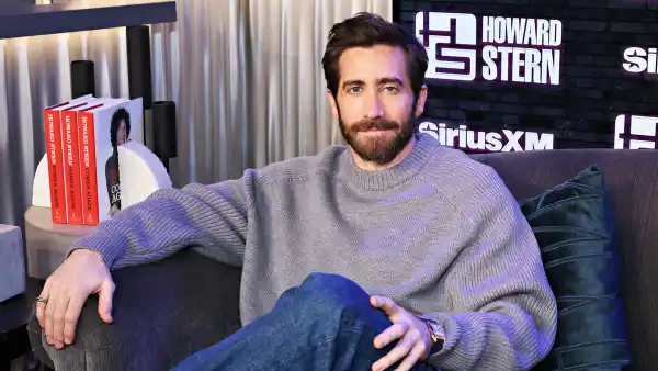 Jake Gyllenhaal Dodges Question About Girlfriend