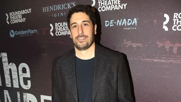 Jason Biggs Recalls Moment When ‘American Pie’ Fan Yelled ‘Pie F–ker’ in Front of His Son