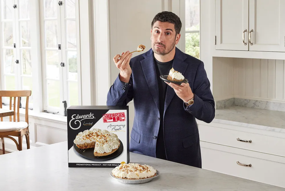 Jason Biggs Recalls Moment When &lsquo;American Pie&rsquo; Fan Yelled &lsquo;Pie F&ndash;ker&rsquo; in Front of His Son