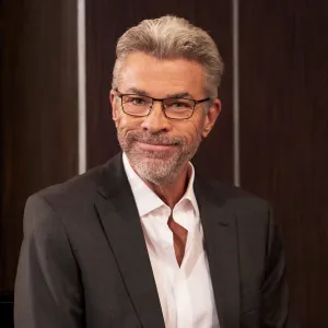 John J York Returns to General Hospital After Cancer Battle