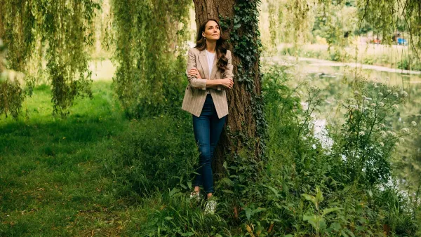 Kate Middletons Pearl Earrings in New Photo Hint at Meaningful Symbolism Amid Cancer Treatment