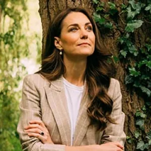 Kate Middletons Pearl Earrings in New Photo Hint at Meaningful Symbolism Amid Cancer Treatment