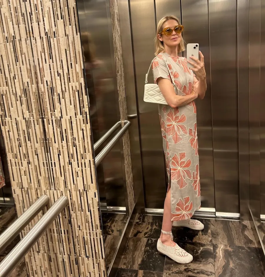 Kelly Rutherford Is the Queen of Stylish Mirror Selfies: See Her Best Looks