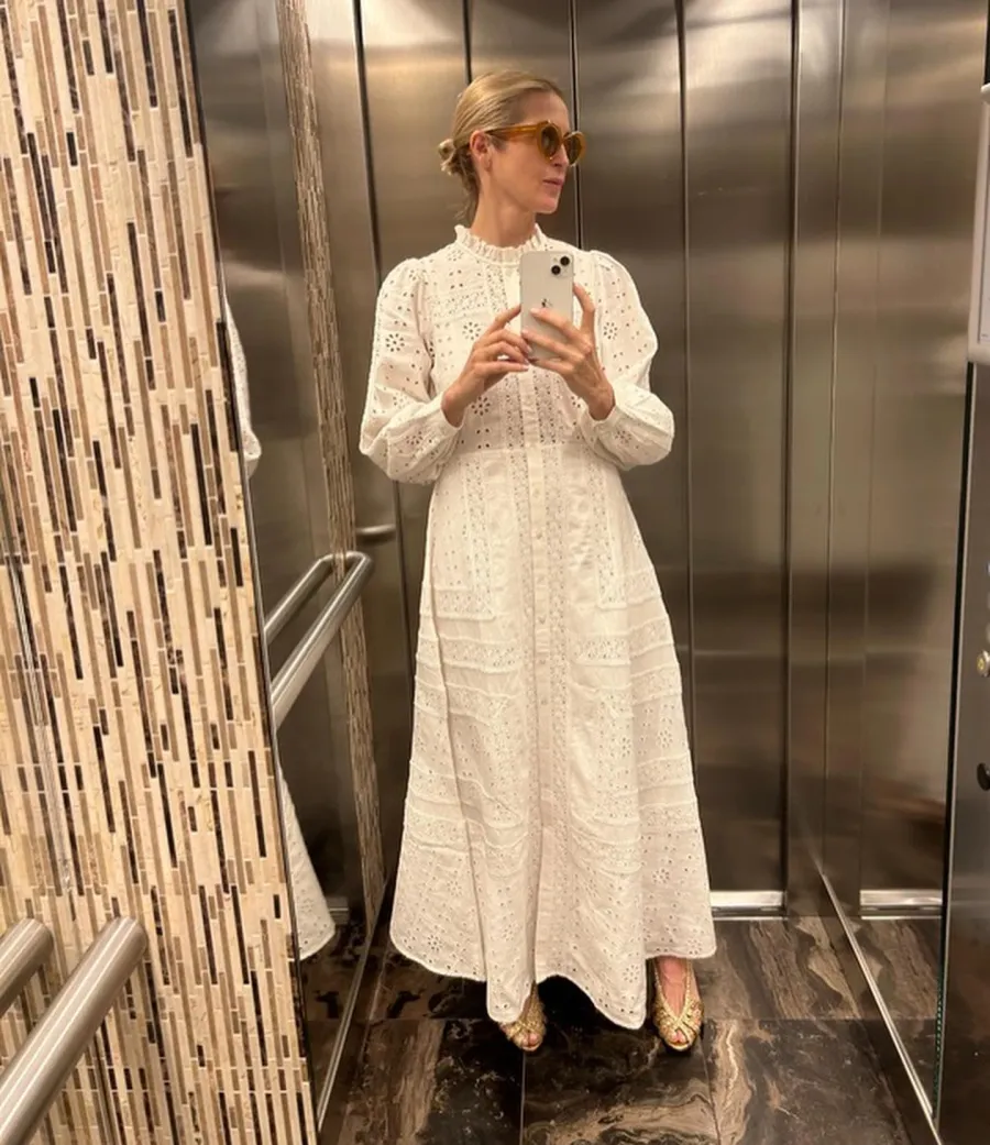 Kelly Rutherford Is the Queen of Stylish Mirror Selfies: See Her Best Looks