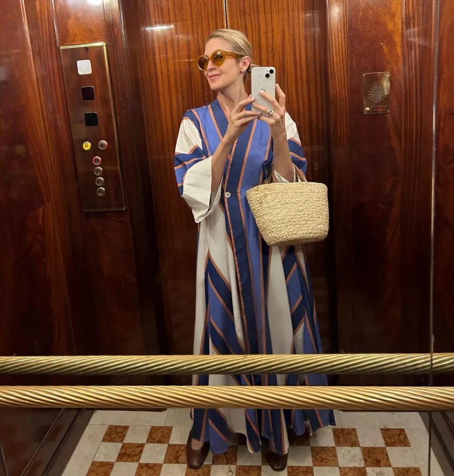 FEATURE Kelly Rutherford Is the Queen of Stylish Mirror Selfies: See Her Best Looks