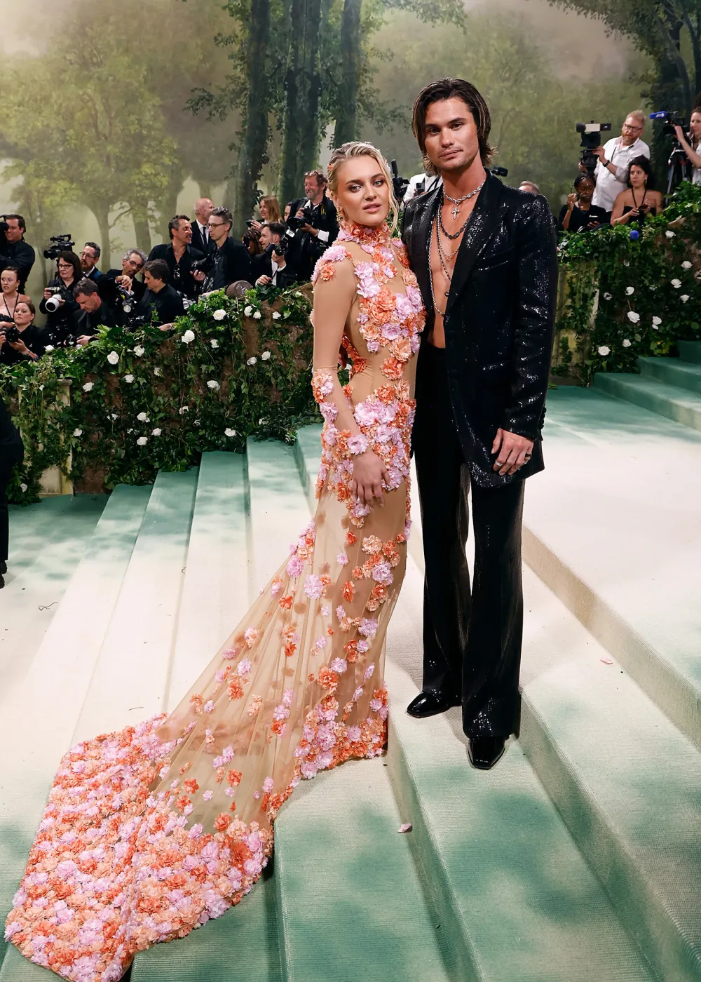 Kelsea Ballerini Says Chase Stokes &lsquo;Helps&rsquo; Calm Her Nerves on the Red Carpet