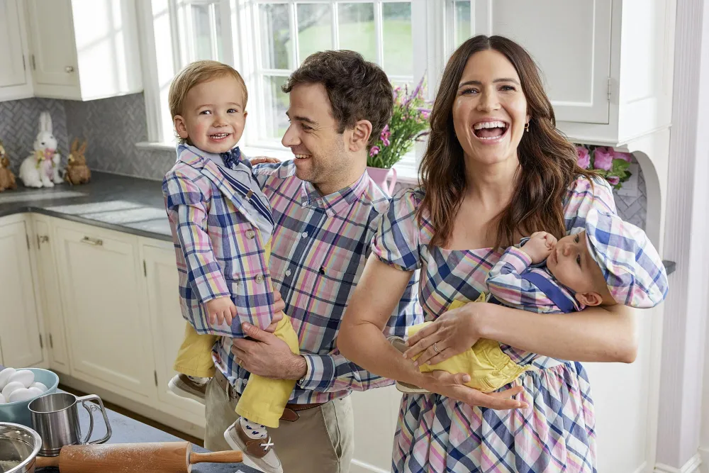 Mandy Moore Admits Being Pregnant With a Third Baby is Not for the Faint of Heart 898