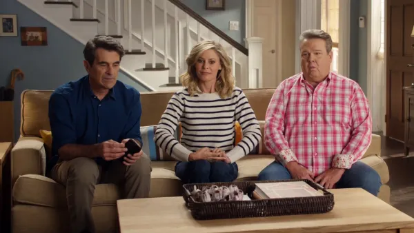 Modern Family Cast Reunion Leads to Family Drama Over Group Chats