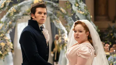 Penelope and Colins Steamiest Bridgerton Season 3 Moments